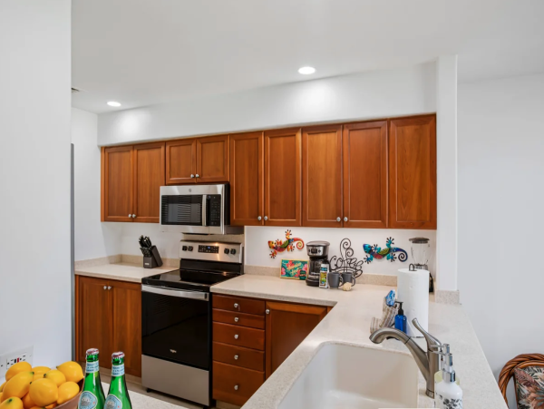 Luxurious 6-Bedroom Retreat in Kaanapali